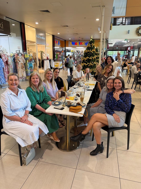 Mitcham Square December Shopping Soiree winners with Lauren & Hayley from Adelady